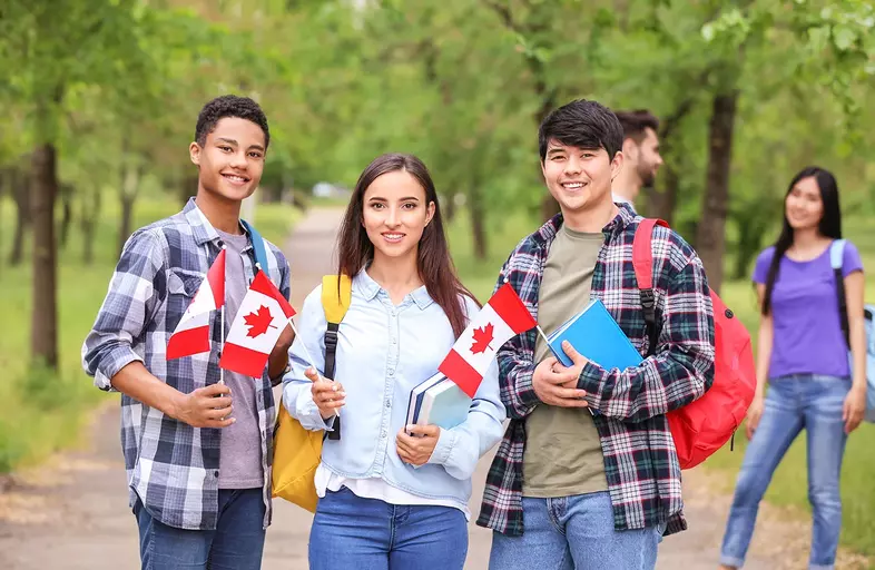 منح دراسية في كندا 2023